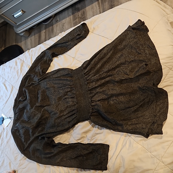 Dress - Picture 3 of 4